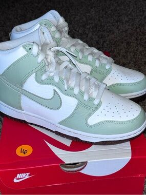 Nike Dunk High SE Inspected By Swoosh Honeydew Men's size 7 Shoes DQ7680-300